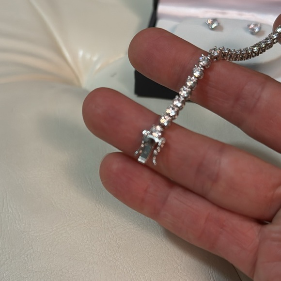 New In Box-Bracelet & Earring Set-Lab Created Diamonds-Silver Plated-7 1/4 in - Picture 6 of 16